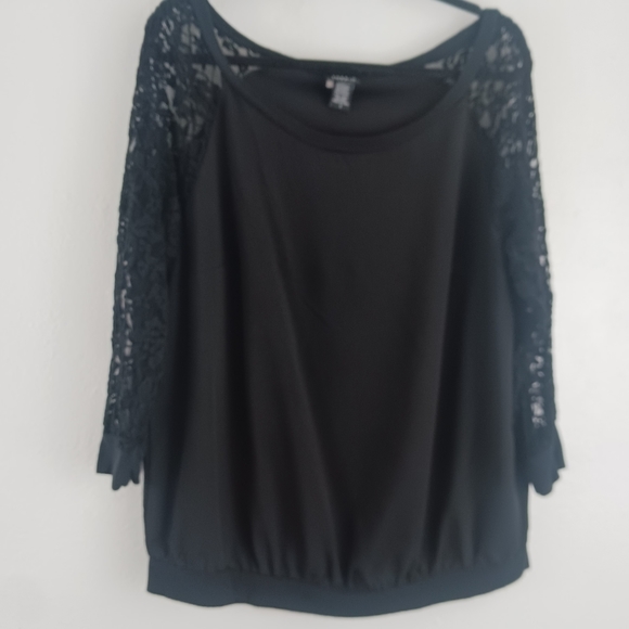Torrid Super Soft Lace Inset Sleeve Dolman black  Top size 1X - Picture 5 of 7